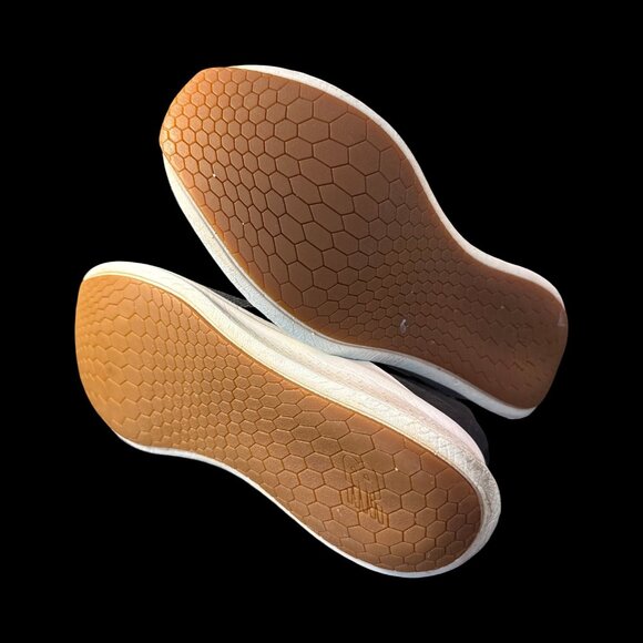 New Balance sneakers running shoes black women’s size 7 like new - Picture 8 of 11